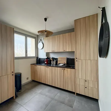 Cozy Renovated With Cinema Atmosphere And View Appartement *